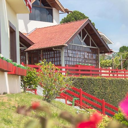 فندق Pousada Alpenrose Campos do Jordão المظهر الخارجي الصورة